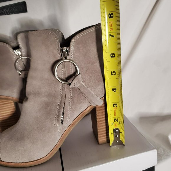 Dolce Vita “Levi” Suede Peep Toe Bootie in Gray Sz 9.5- Shipping Incl - Picture 11 of 15